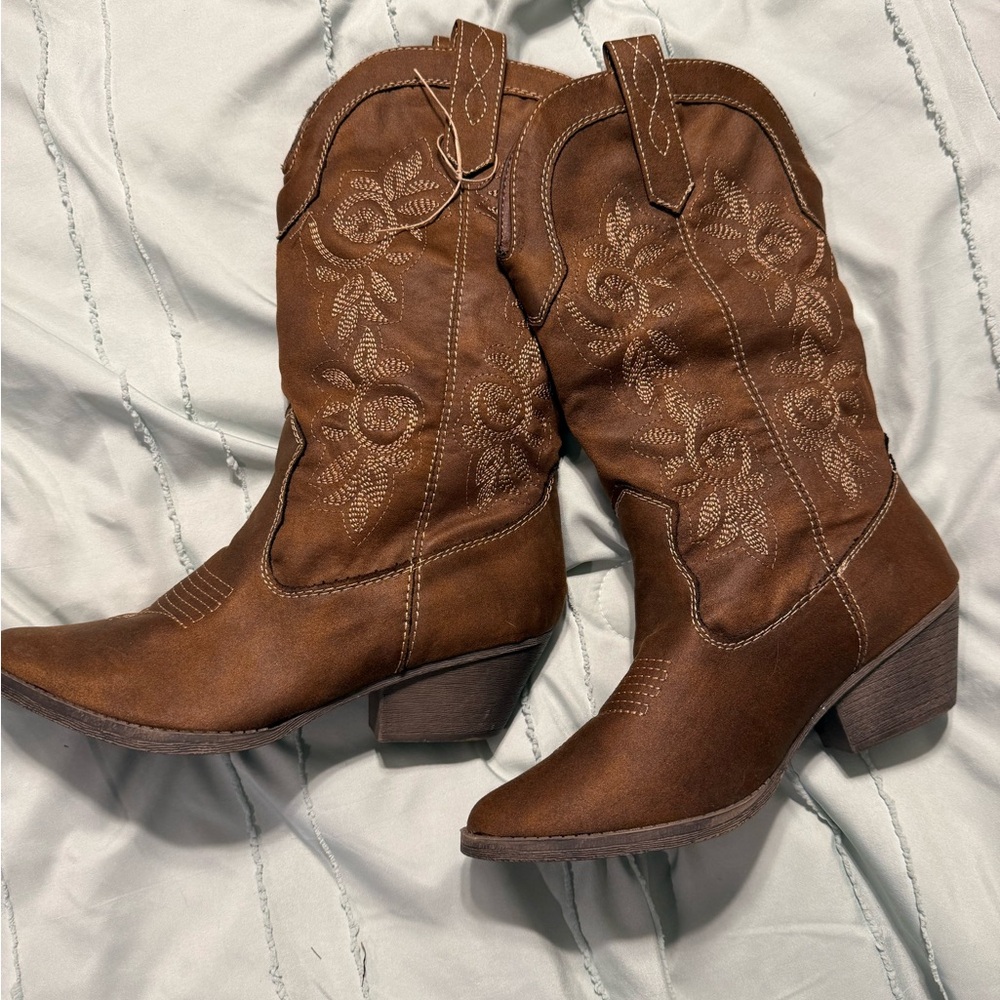 Brown Embroidered Women's Cowboy Boots